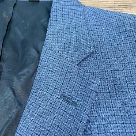 Jos A Bank Blue & Navy Plaid Sport Coat 44R - Picture 3 of 8